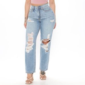 DISTRESSED BOYFRIEND JEANS SIZE 9